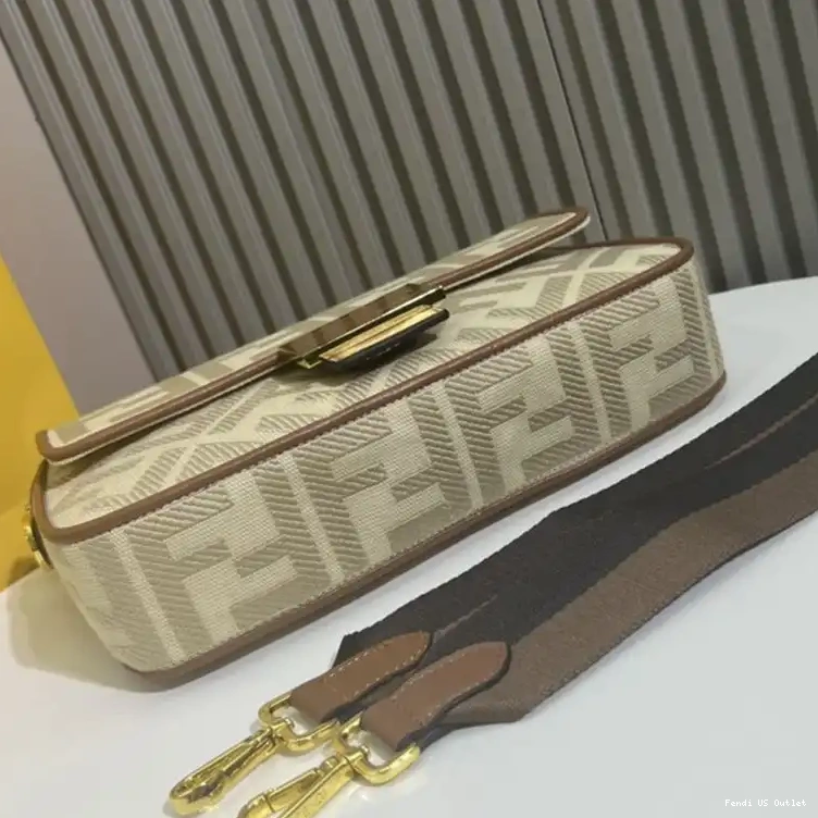 Affordable HOT Medium In Baguette Bag FF Fendi Beige Motif Canvas 0404